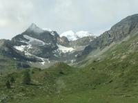 Immer wieder bieten sich schöne Ausblicke
