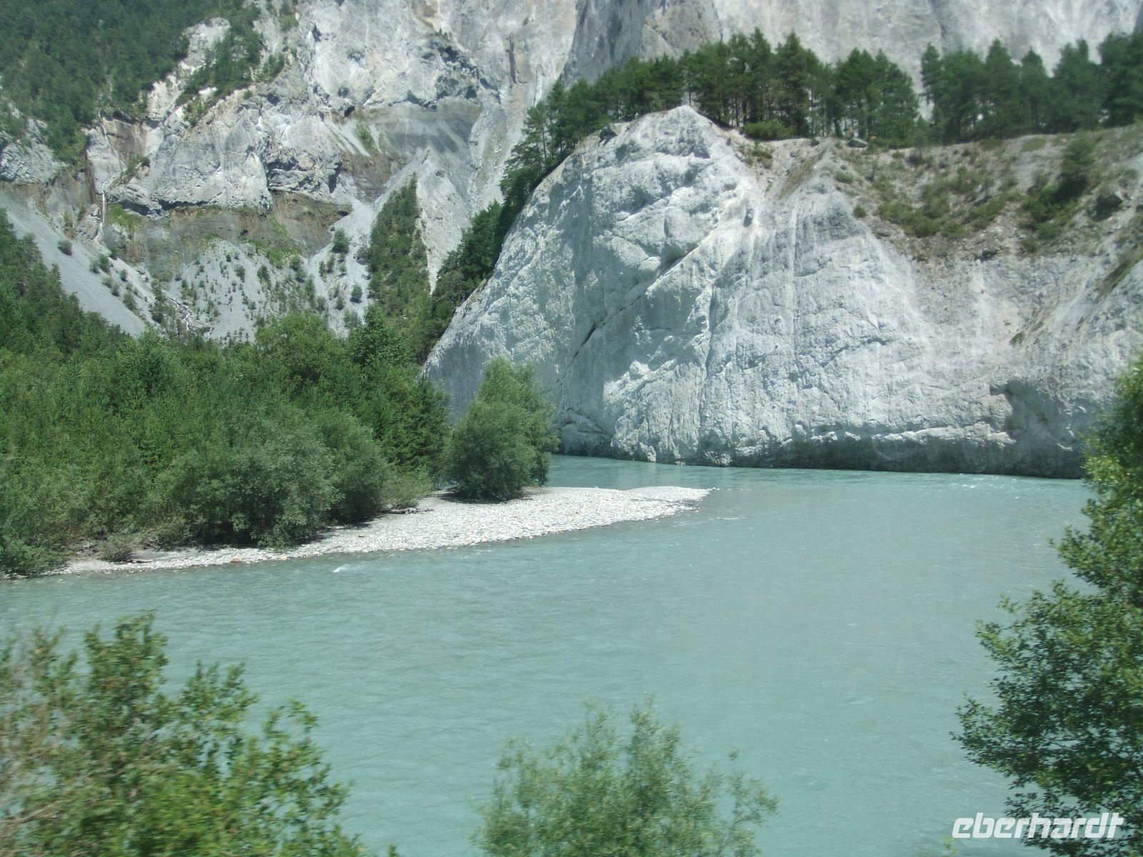 Es geht durch die Rheinschlucht