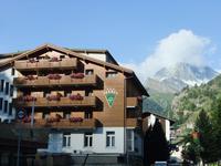 Ein letzter Blick zum Hotel, dann verlassen wir Zermatt