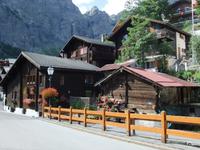 In Leukerbad gibt es noch viele alte Holzhäuser