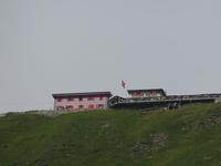 Fahrt mit der Brienzer Rothornbahn - Blick zum Restaurant Kulm