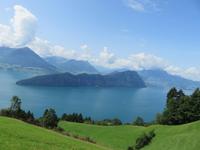 Fahrt mit der Dampfbahn auf die Rigi Blick über den Vierwaldstättersee