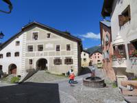 Guarda - typisches Engadiner Haus