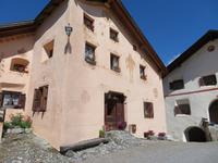 Guarda - typisches Engadiner Haus