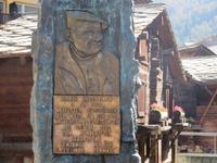 Zermatt - Brunnen für Ulrich Inderbinen