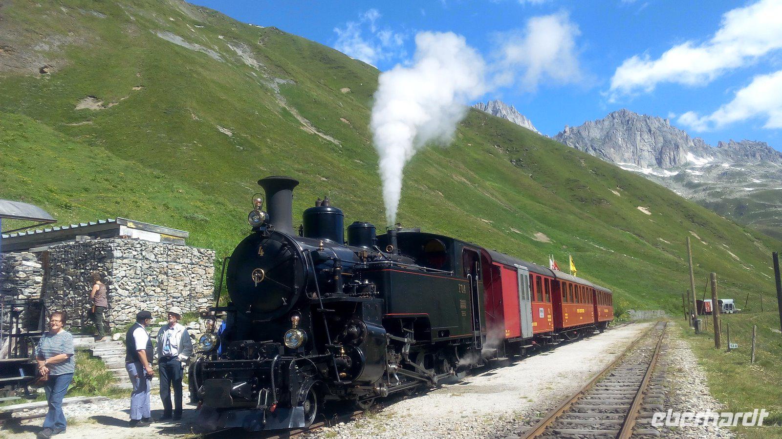 Furka-Dampfbahn, Fahrt von Realp nach Oberwald, Pause am Scheiteltunnel