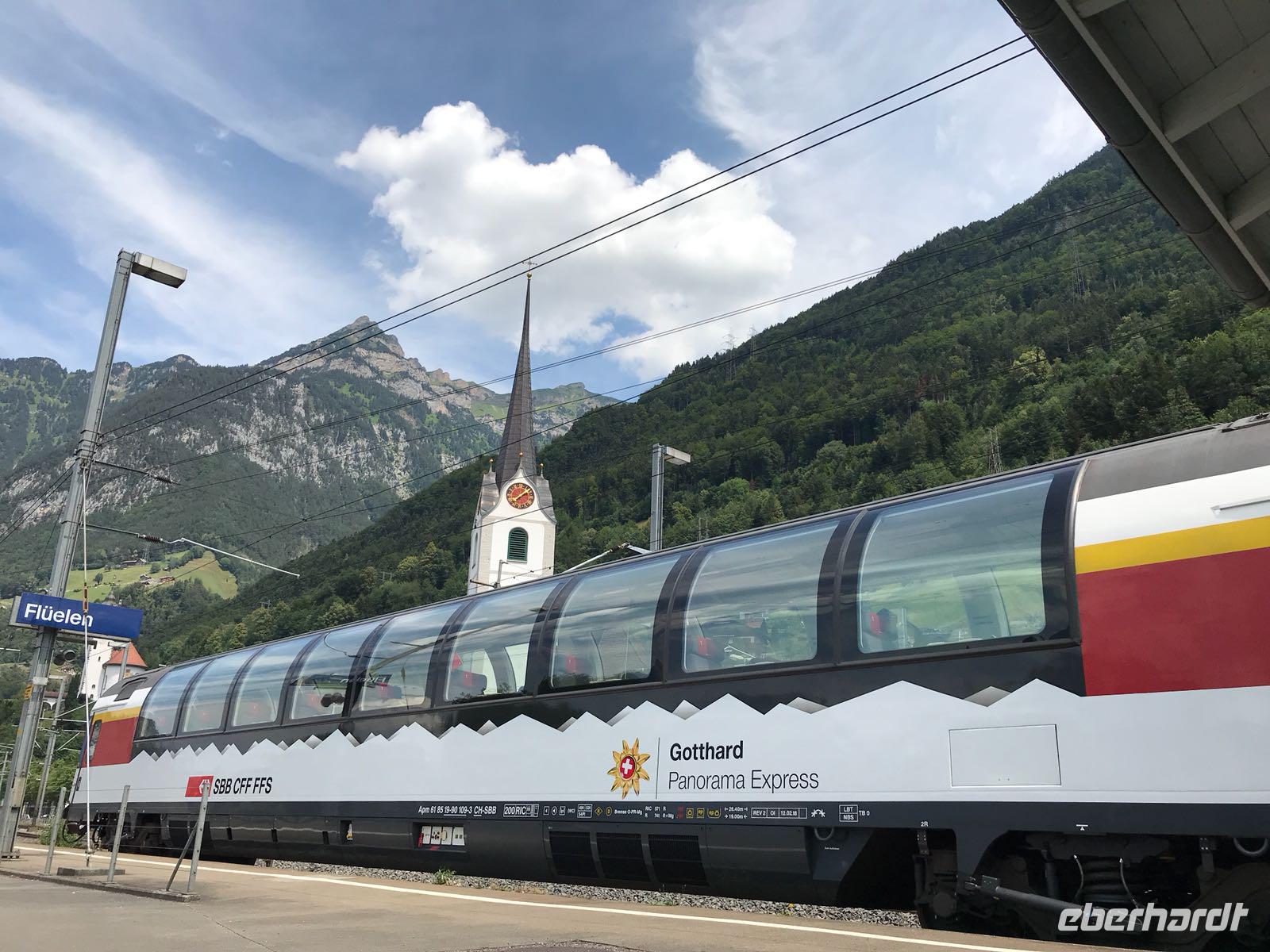 Fahrt mit dem Gotthard Panorama Express von Flüelen bis Bellinzona