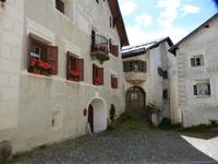 Engadiner-Haus in Guarda