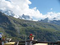 Blick zum kleinen Matterhorn und zur Gornergratbahn