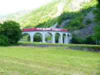 Der Kreisviadukt von der Strasse 