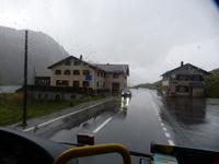 Auf dem Füelapass bei strömendem Regen