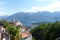 Madonna del Sasso und der Lago Maggiore