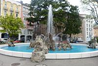 Springbrunnen an der Promenade