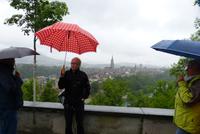Blick nach Bern mit unserem Reiseleiter