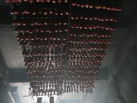 Schweizerisches Freilichtmuseum Ballenberg- Würste werden im Spitzdach geräuchert