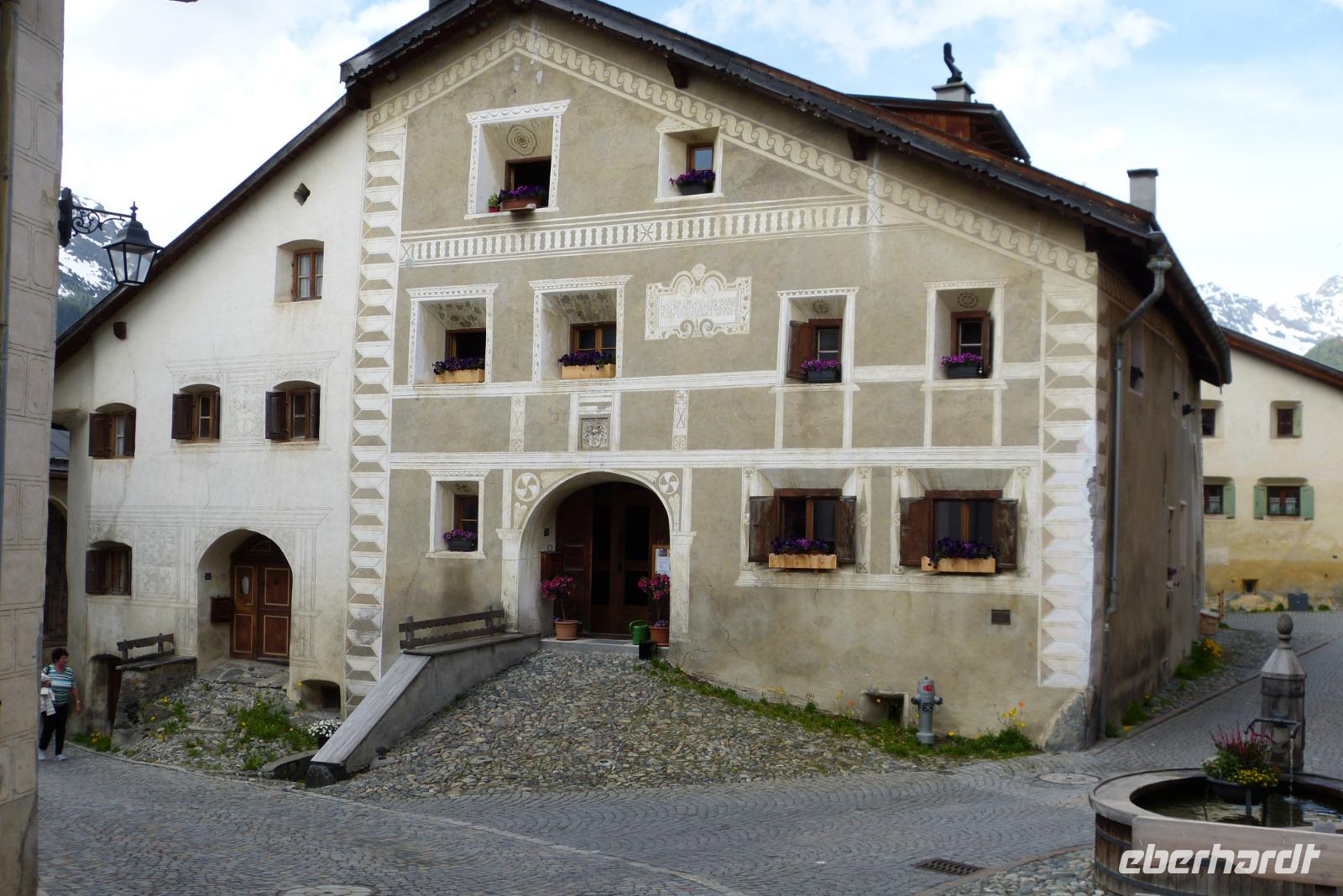 Engadinhäuser in Guarda