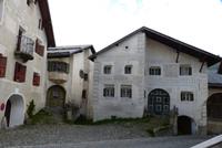 Engadinhäuser in Guarda