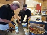 Zermatt, Folkloreabend auf Sunnega mit Käse-Raclette