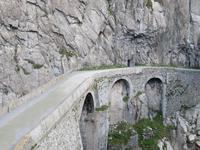 Fahrt durch die Schöllenenschlucht - Teufelsbrücke