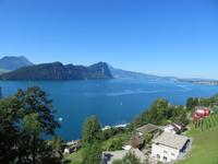 Fahrt mit dem Dampfzug auf die Rigi - Blick über den Vierwaldstättersee