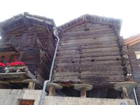 Zermatt, Hinterdorf mit Speichergebäuden