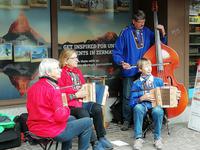 Am nächsten Tag treffe ich unsere Musikanten wieder