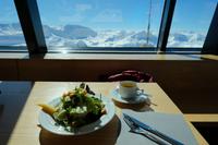 Mittagspause mit Blick in die Berge