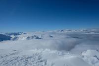 Der Nebel liegt in den Tälern