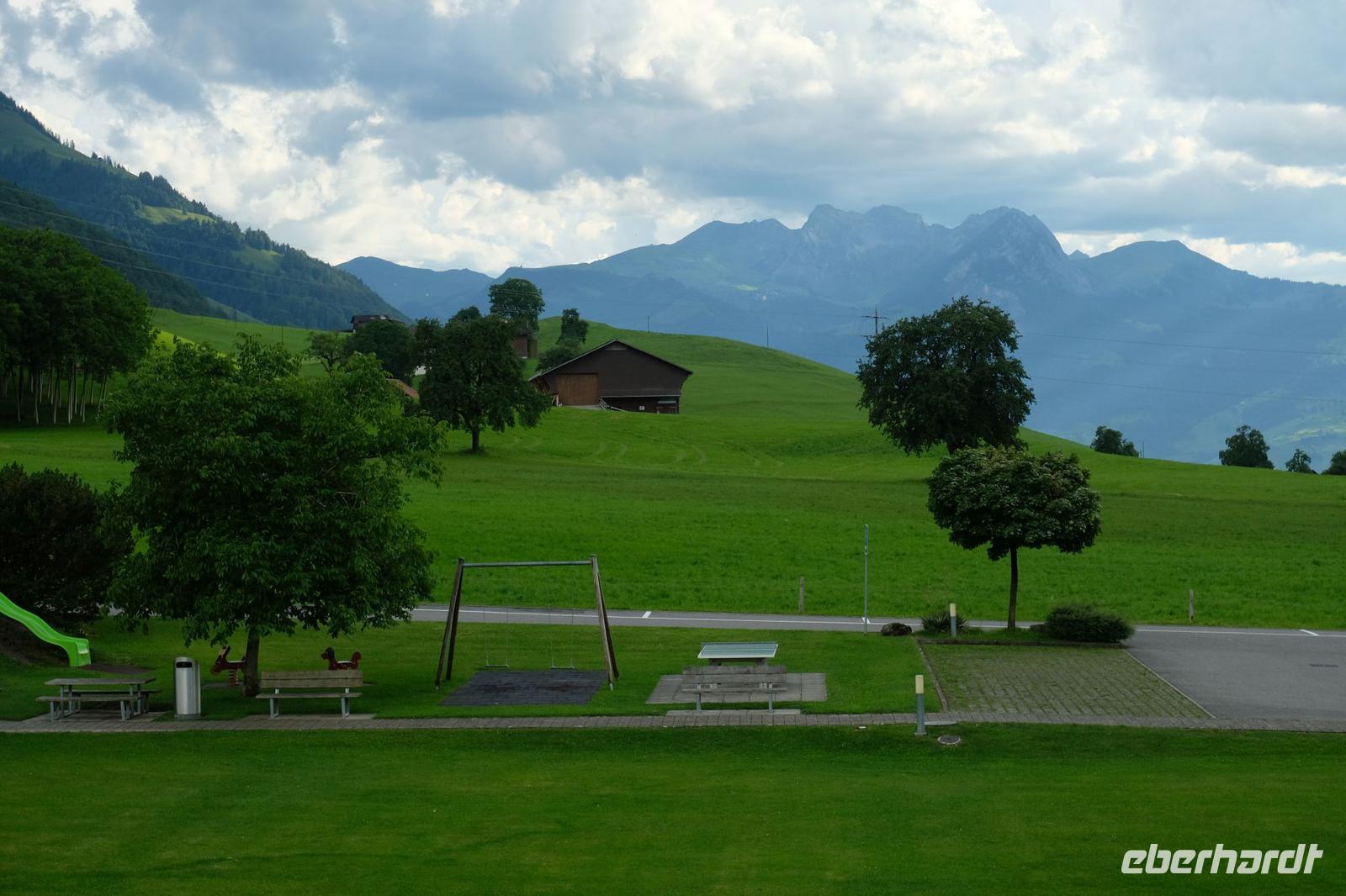 Im Hotel angekommen, ein Blick in die Berge