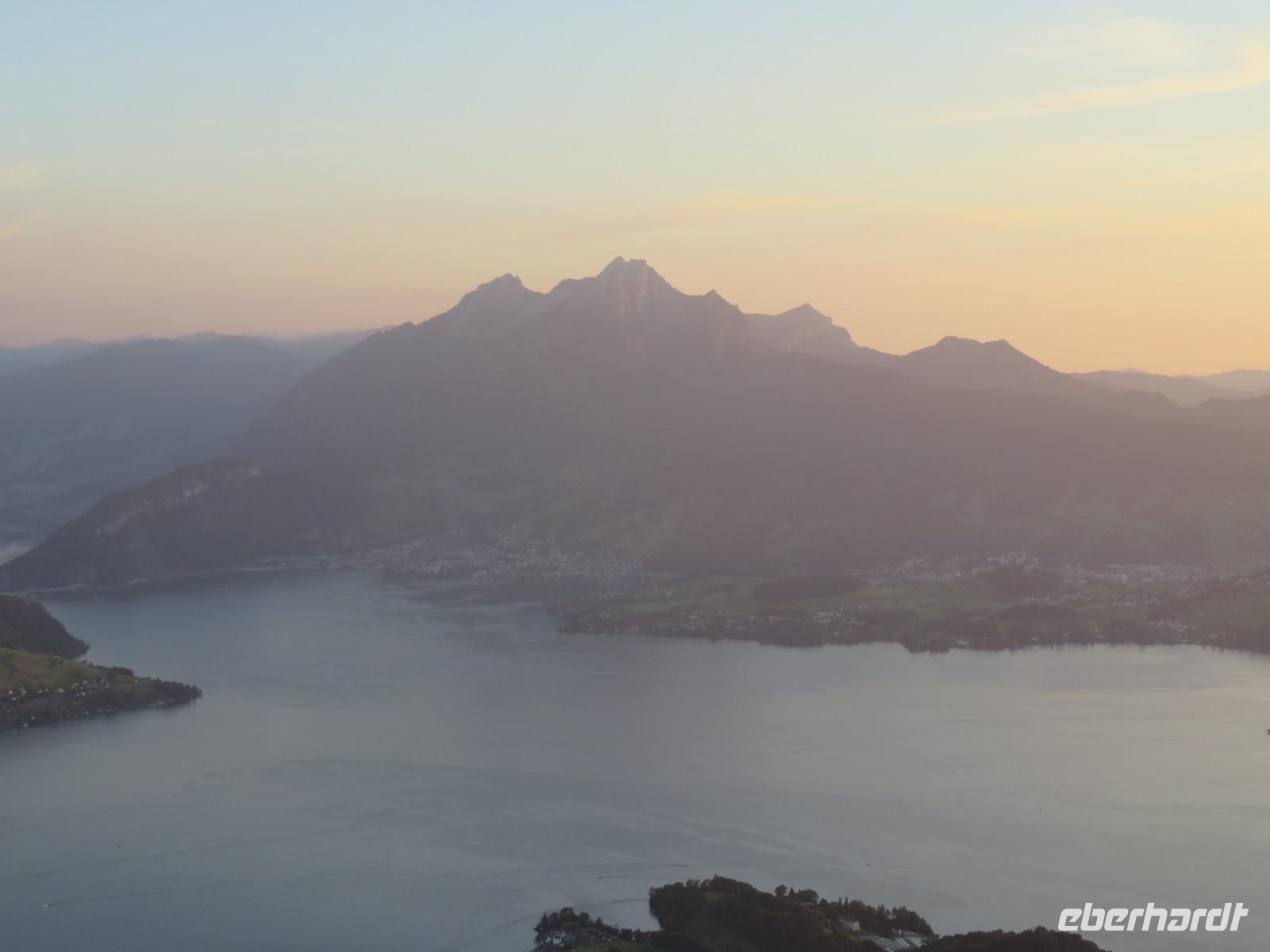 117 Rigi-Kaltbad Blick über den Vierwaldstättersee - Sonnenuntergang Pilatus