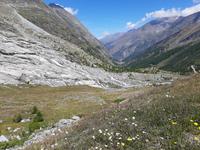 Blick vom Mattmark-Stausee ins Saastal
