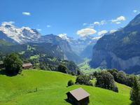 Fahrt von der Kleinen Scheidegg nach Lauterbrunnen - Blick ins Lauterbrunnental