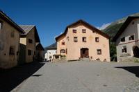Engadinhäuser in Guarda