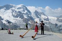 Begrüßung durch Alphornbläser