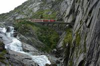 Matterhorn-Gotthard-Bahn an der Teufelsbrücke