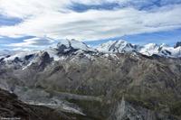 Der Alpenhauptkamm mit Duforspitze (höchster Gipfel der Schweiz) in der Monte Rosa Gruppe