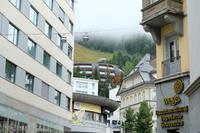 Blick zum futuristischen Haus von Forster