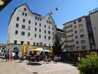St. Moritz, Platz mit Rathaus und Mauritiusbrunnen