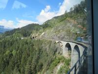 Fahrt mit dem Glacier-Express über das Landwasserviadukt