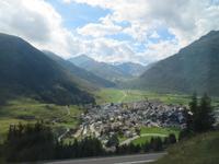 Fahrt mit dem Glacier-Express - Blick auf Andermatt