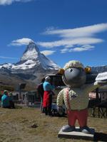 Zermatt - Wanderung zum Riffelsee und nach Riffelberg - Wolli an der Bahnstation Riffelberg
