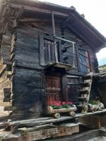 Zermatt - typische Walliser Häuser...