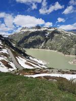 Fahrt von Täsch zur Schwägalp - Grimselpass-Straße mit Blick auf Grimselsee