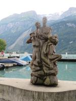 Brienz - das Holzschnitzerdorf - schöne Holzplastiken auch an der Promenade des Brienzersees