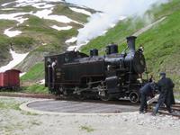 Station Furka -die Lok wird auf der Drehscheibe gedreht