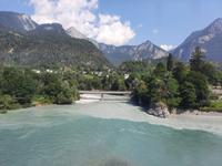 Fahrtimpressionen mit dem Glacier-Express (Vereinigung von Vorder- und Hinterrhein bei Reichenau)