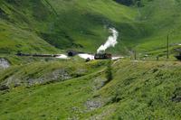 Der Gegenzug vor dem Furkatunnel