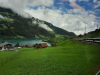 Fahrt mit dem Luzern-Interlaken Express - Lungernsee