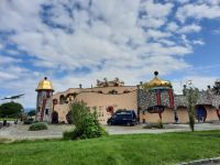 Bodensee - Markthalle Altenrhein (Hundertwasser-Architektur)