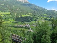Fahrt mit dem (Blick ins Val di Poschiavo)